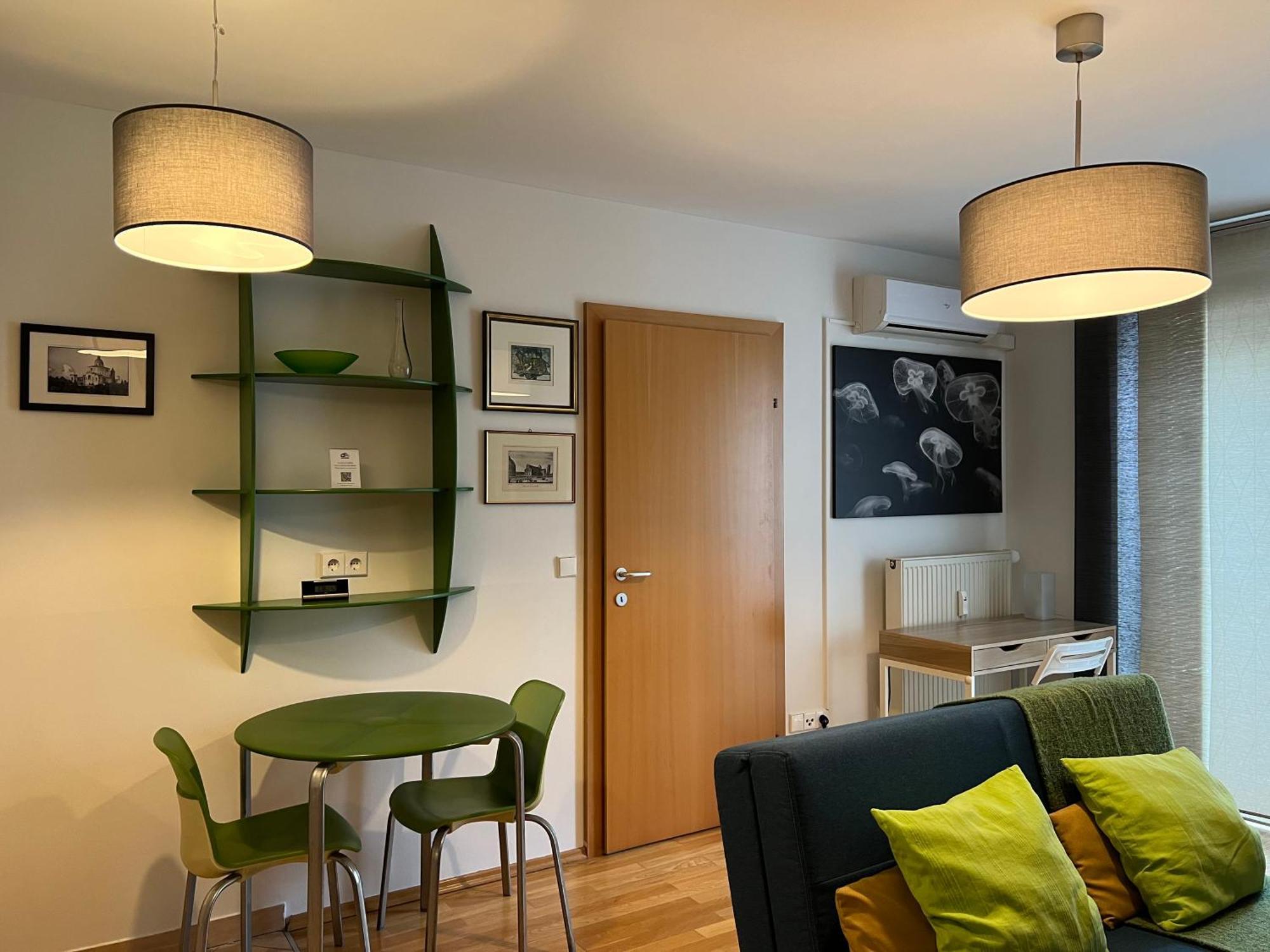 Feels-Like-Home Apt @ Praterstern Wenen Buitenkant foto